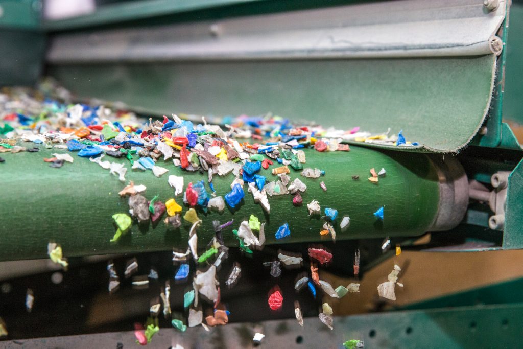 Вторая жизнь пластика: процесс переработки и его важность